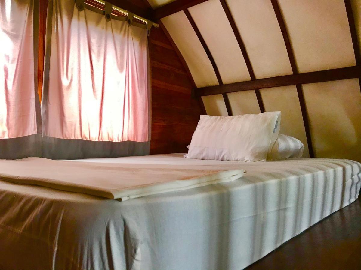 Cotton Tree Cottages Gili Trawangan Exteriör bild