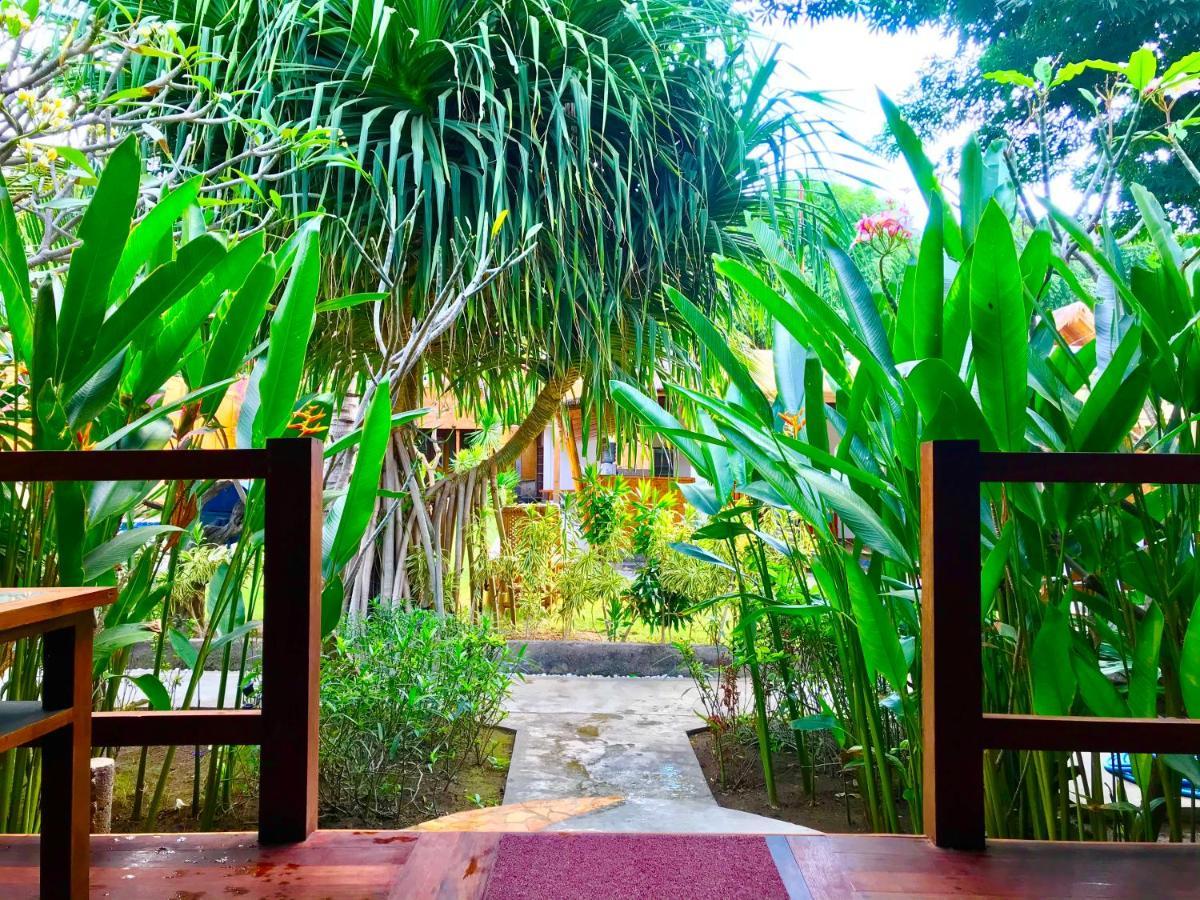 Cotton Tree Cottages Gili Trawangan Exteriör bild