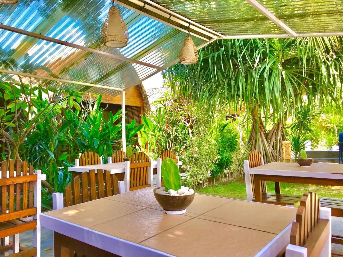 Cotton Tree Cottages Gili Trawangan Exteriör bild